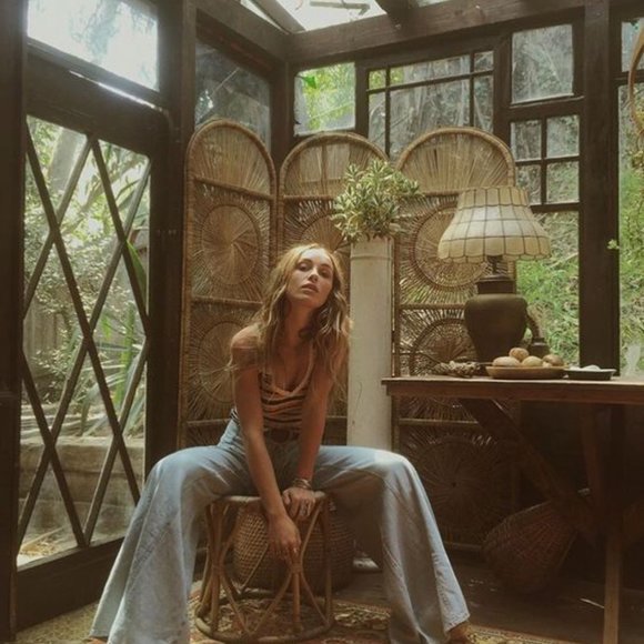 Meet your Posher, Liana - Picture 2 of 16